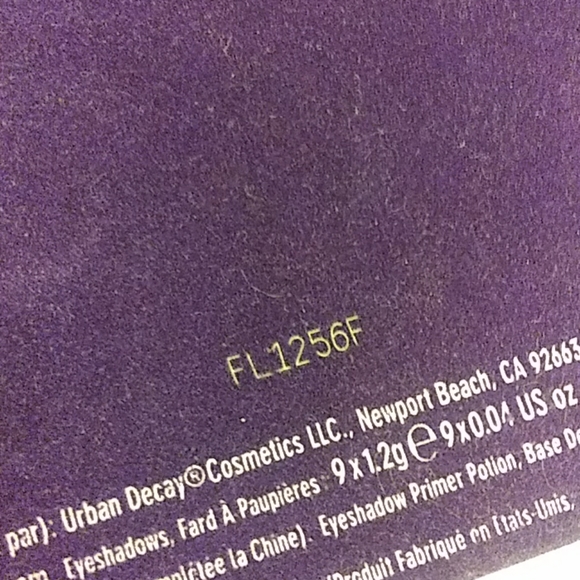 💜Urban Decay Sadow Box w/ Box + Primer!! - Picture 6 of 7